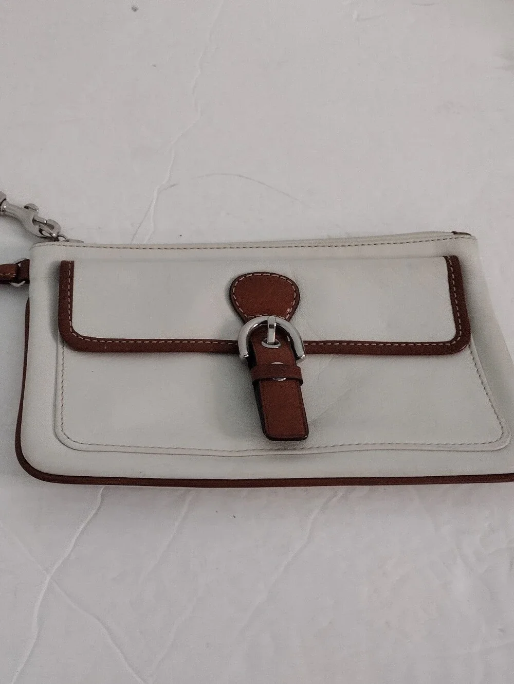 Vintage Y2K Coach Soho Wristlet Wallet White Leather Brown Trim Buckle
